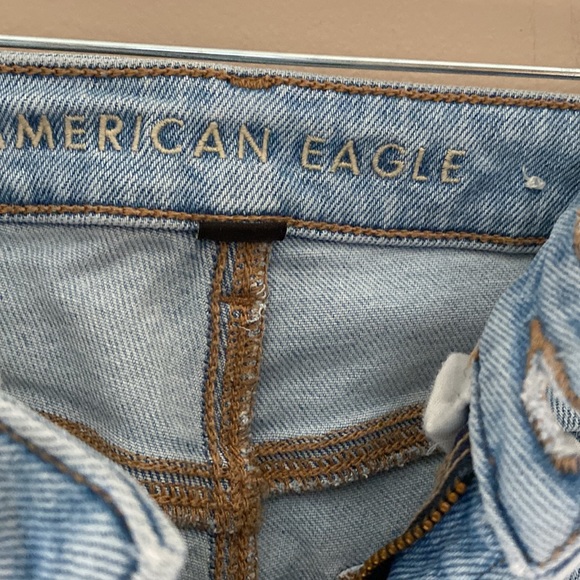 American Eagle ripped jeans - Picture 3 of 5